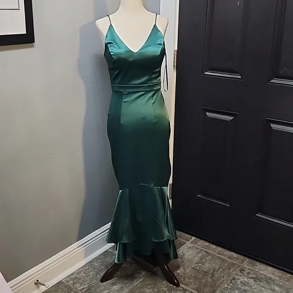 Xscape | Dresses | Xscape Emerald Green Size 2 Mermaid High Low Formal Gown  | Poshmark